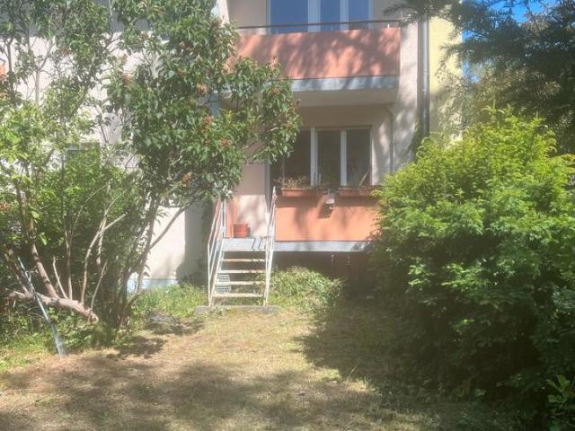 Sonnendurchflutete 3 Zimmer Wohnung mit Garten, Balkon &Parkplatz