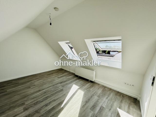 Sonnendurchflutete 4 Zimmer Maisonette Dachgeschosswohnung