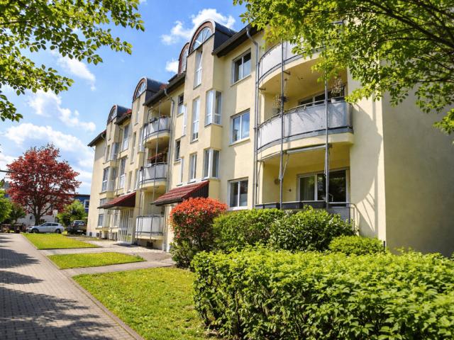 Sonnendurchflutete komfortable Dreizimmerwohnung mit Pkw Stellplatz in Bad Homburg