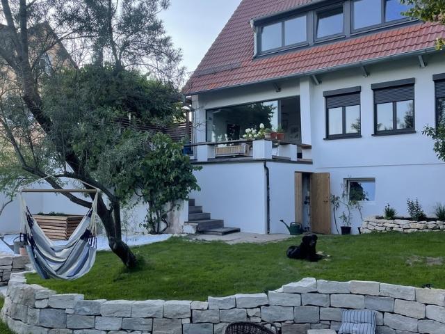 Sonnendurchflutetes Einfamilienhaus mit Garten in ruhiger Wohnlage