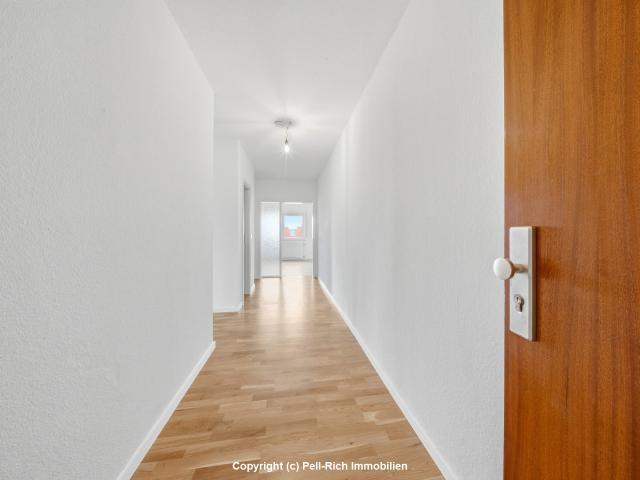 SONNENGLÜCK: Stilvolle 3 Zimmer Wohnung mit Balkon in Neureut zur Vermietung
