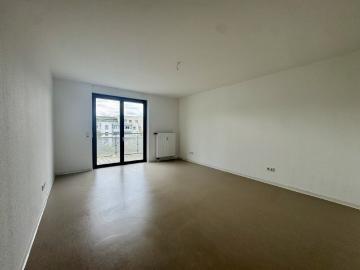 Sonnenhelle 2 Zi. Wohnung mit Tageslichtbad plus Stellplatz mit Wallbox!