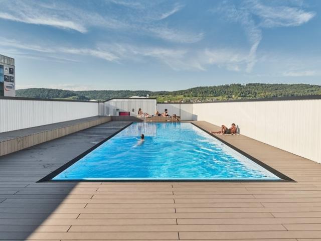 Sonnenstrahlen, Pool und Familienglück warten auf Sie