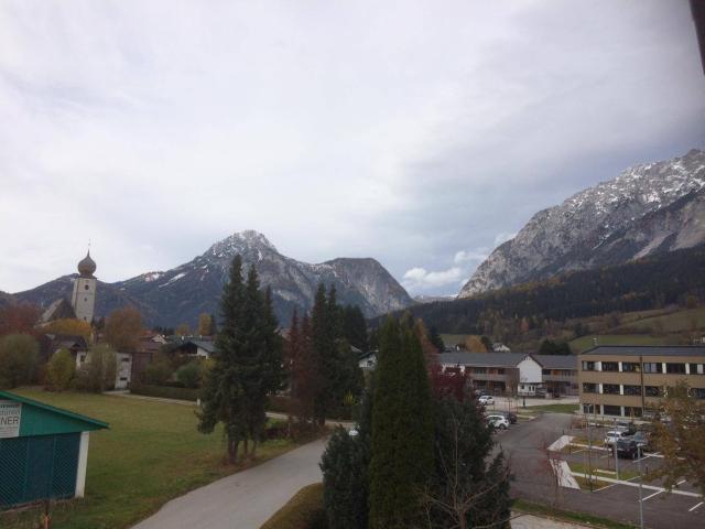 Sonnige Wohnung im Gröbminger Zentrum mit toller Aussicht!