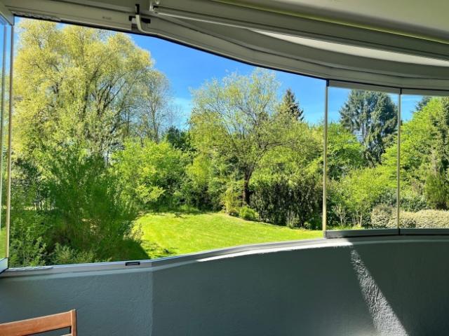 SONNIG, FAMILIENFREUNDLICH MIT BLICK INS GRÜNE