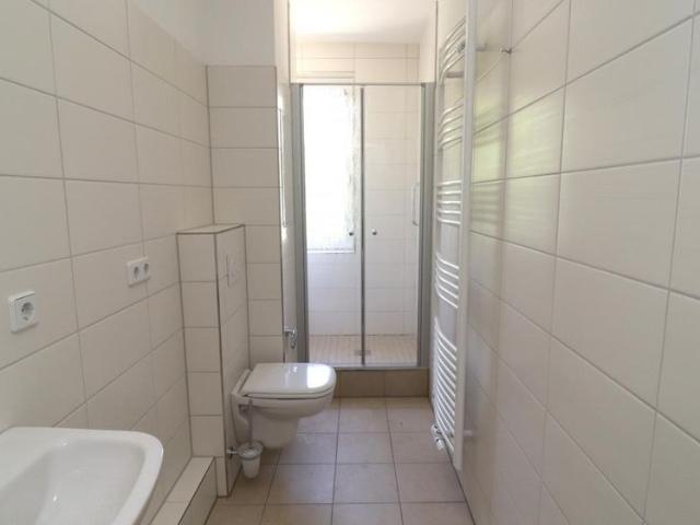 Sonnig, freundlich. nehm ich! 3 Zimmer mit BALKON/Dusche