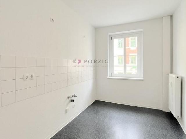 Sonnig. Hell. Perfekt für Singles – Wohnung mit Balkon EBK möglich