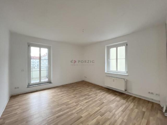 Sonnig. Hell. Perfekt für Singles – Wohnung mit Balkon EBK möglich