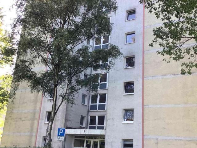Sonnig helle 2 Zimmer mit schönem Balkon  2er WG geeignet