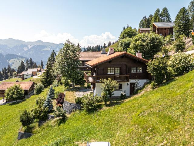 Sonnig und unverbaubar mit Bergpanorama