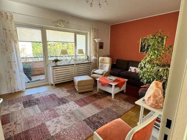 Sonnige, möblierte 3 Zimmer Wohnung mit großem Südbalkon in Berlin Zehlendorf