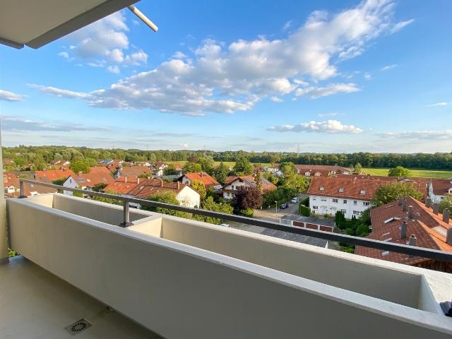 Wohnen mit Bergblick: Gepflegte Eigentumswohnung mit Balkon über den Dächern von Buchloe