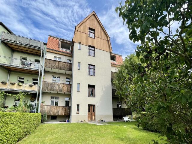 Sonnige Aussichten im 2. Stock: Gepflegte 2 Zimmer Wohnung mit Südbalkon