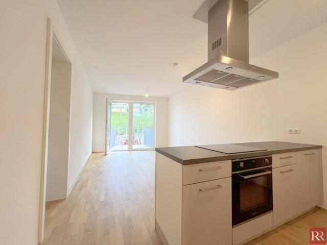 Sonnige Balkon Wohnung, 2 Zimmer