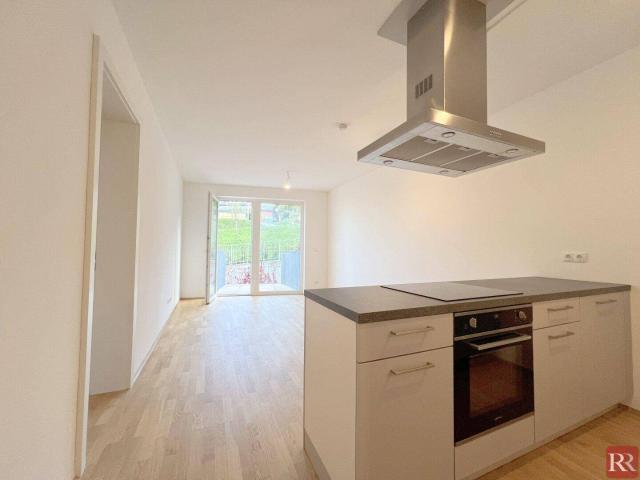 Sonnige Balkon Wohnung, 2 Zimmer