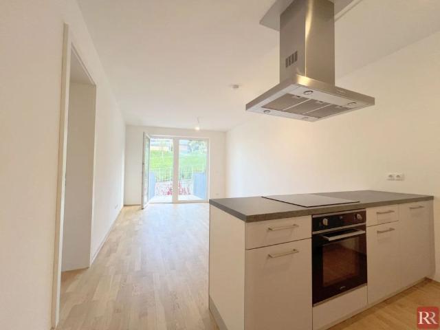Sonnige Balkon Wohnung, 2 Zimmer