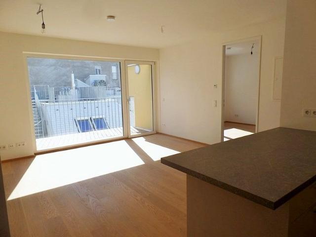Sonnige Balkonwohnung mit Kühlung