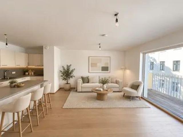 Sonnige Balkonwohnung mit Kühlung