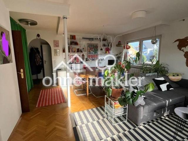 Sonnige Dachgeschosswohnung in Köln Weiden