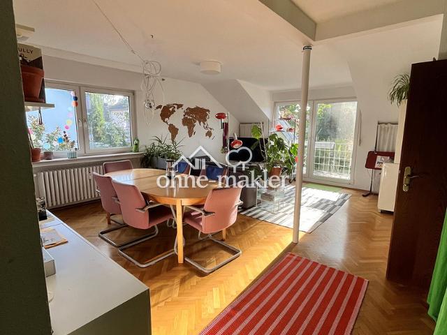 Sonnige Dachgeschosswohnung in Köln Weiden