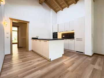 Sonnige Dachgeschosswohnung mit Bergblick in Reith