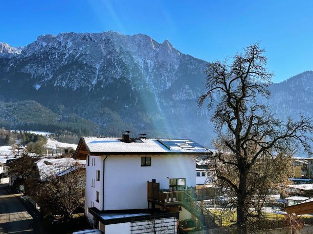Sonnige Dachgeschosswohnung mit Blick auf das Kaisergebirge