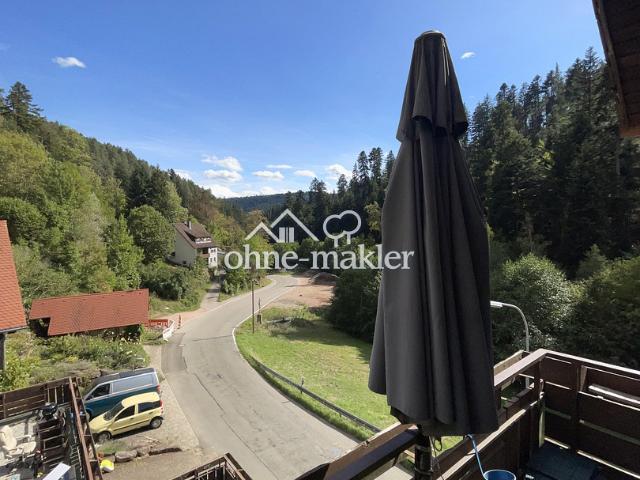 Sonnige Dachgeschosswohnung mit Terrasse in Lauterbach Schwarzwald – 4,5 Zimmer, Garage inklusive!