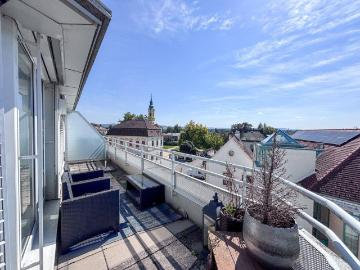 Sonnige DG Maisonette Wohnung in Stockerau – viel Platz für die ganze Familie!