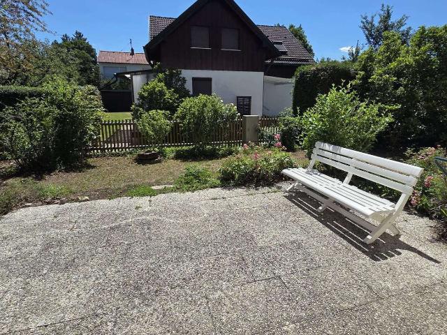 Sonnige DHH mit großem Garten, Terrasse & viel Platz in begehrter Wohnlage von München Neuried