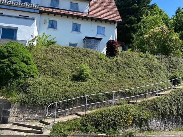 Sonnige Doppelhaushälfte in traumhafter Aussichtslage am Waldrand