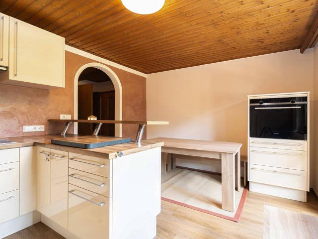 Sonnige Eigentumswohnung mit Balkon in guter Lage 06822
