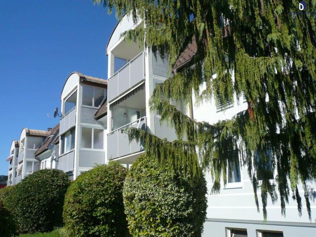 Sonnige Eigentumswohnung mit Loggia und Carport