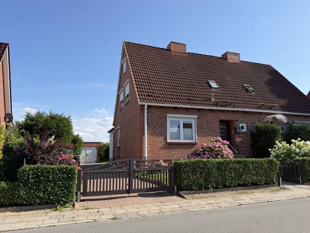 sonnige Einfamiliendoppelhaushälfte im beliebtesten Stadtteil der Hansestadt Wismar: Wismar Süd