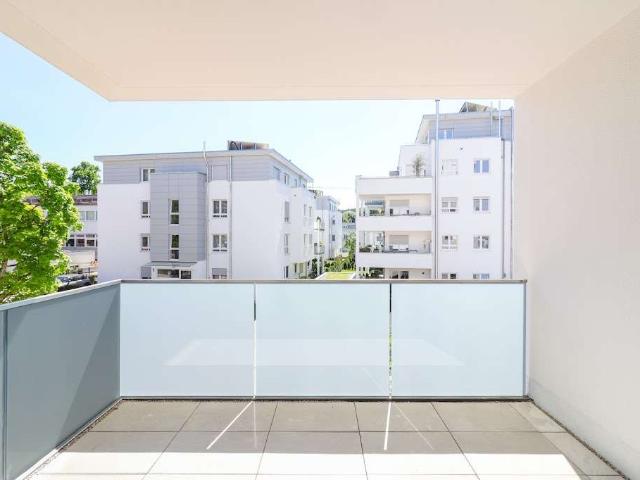 Sonnige Eleganz: Traumhafte 4 Zimmer Wohnung mit Balkon und Einbauküche auf 117m²