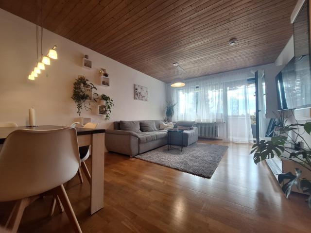 Sonnige, gut vermietete 3 Zimmerwohnung mit Balkon in Eglharting