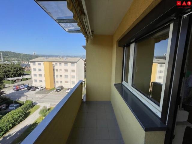 sonnige, geräumige 2 zimmer wohnung mit großer dusche, loggia und aufzug