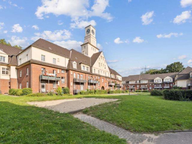 Sonnige + Geräumige 3,5 Raum ETW mit Balkon in Duisburg Süd zur Selbstnutzung !