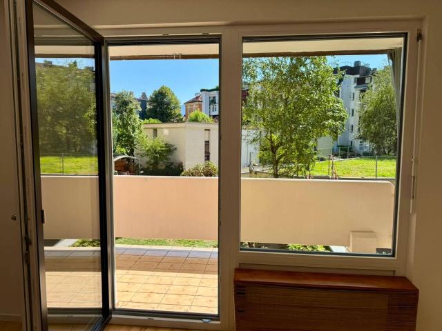 Sonnige Großgarconniere mit Südbalkon in zentraler Grünruhelage