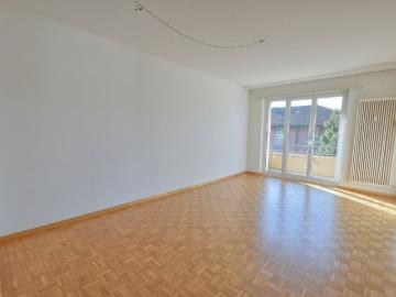 Sonnige & helle Wohnung mit Balkon an ruhiger Lage