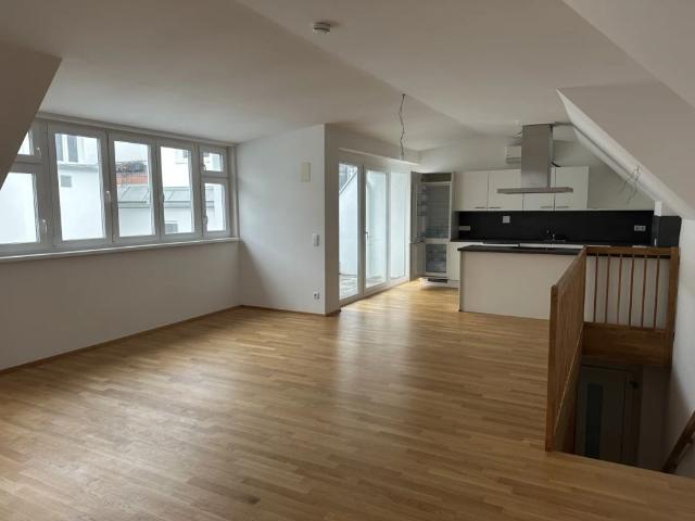 Sonnige, helle 3 Zimmer Wohnung, inkl. Küche und Klimaanlage Nähe Bahnhof Mödling