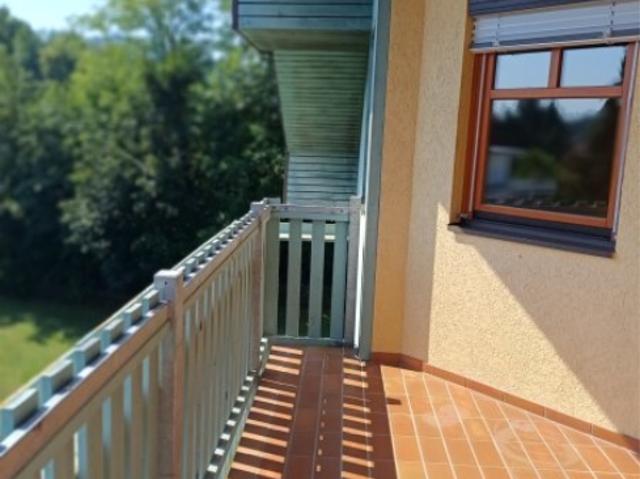 Sonnige, helle 3 Zimmer Wohnung mit Balkon in Glanegg Friedlach