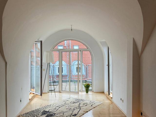 Sonnige, ruhige Loft Wohnung in Hauptmiete