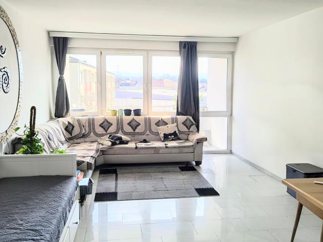sonnige renovierte 70m2 Wohnung zum Mieten