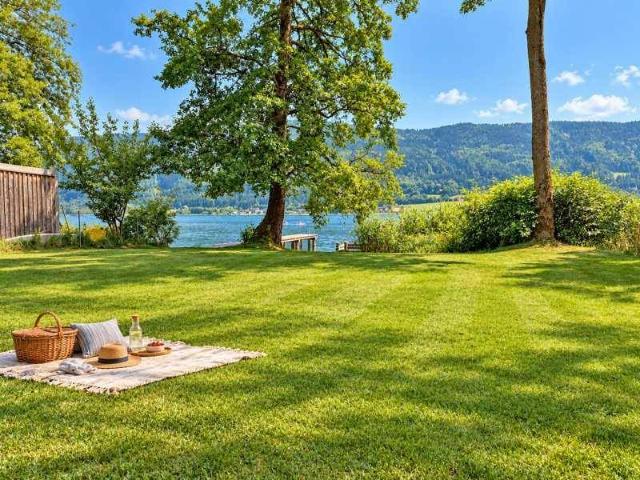 Sonnige Seeblickresidenz mit privatem Seezugang am Ossiacher See