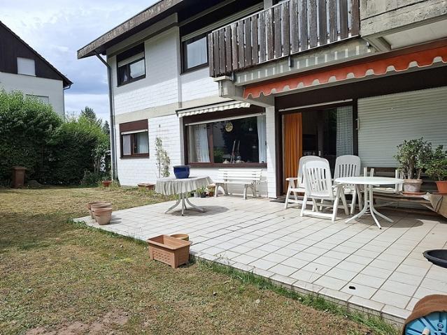 Sonnige Terrassenwohnung mit Garten
