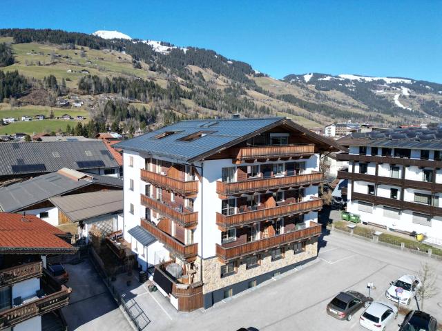 Sonnige und zentrale 2 Zimmerwohnung mit Bergblick