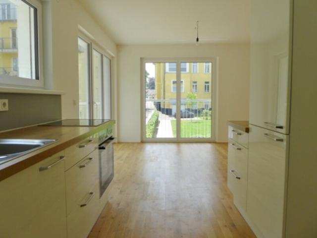 Sonnige und freundliche Neubauwohnung – 3 Zimmer mit Balkon und Gartenmitbenützung!