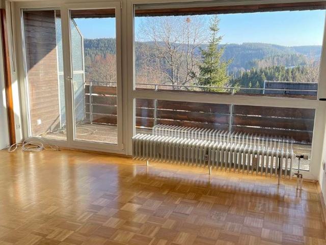 Sonnige und großzügige 3 Zimmer Wohnung mit Balkon in 78120 Furtwangen zu vermieten!