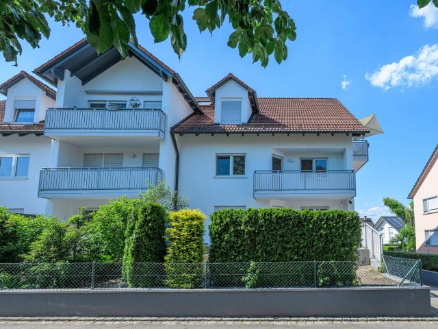 Sonnige und großzügige 3,5 Zi. Wohnung in ruhiger Ortsrandlage von Reutti