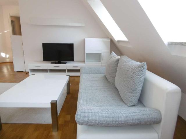 Sonnige und ruhige 3 Zimmer Wohnung in der Innenstadt von Stuttgart Bad Cannstatt